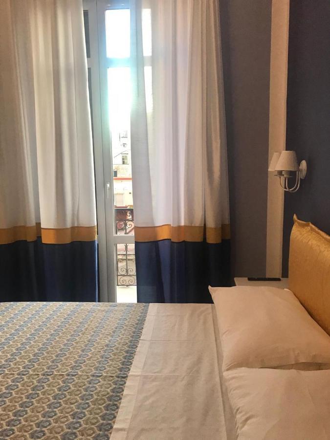 B&B I Due Teatri Napoli Eksteriør bilde