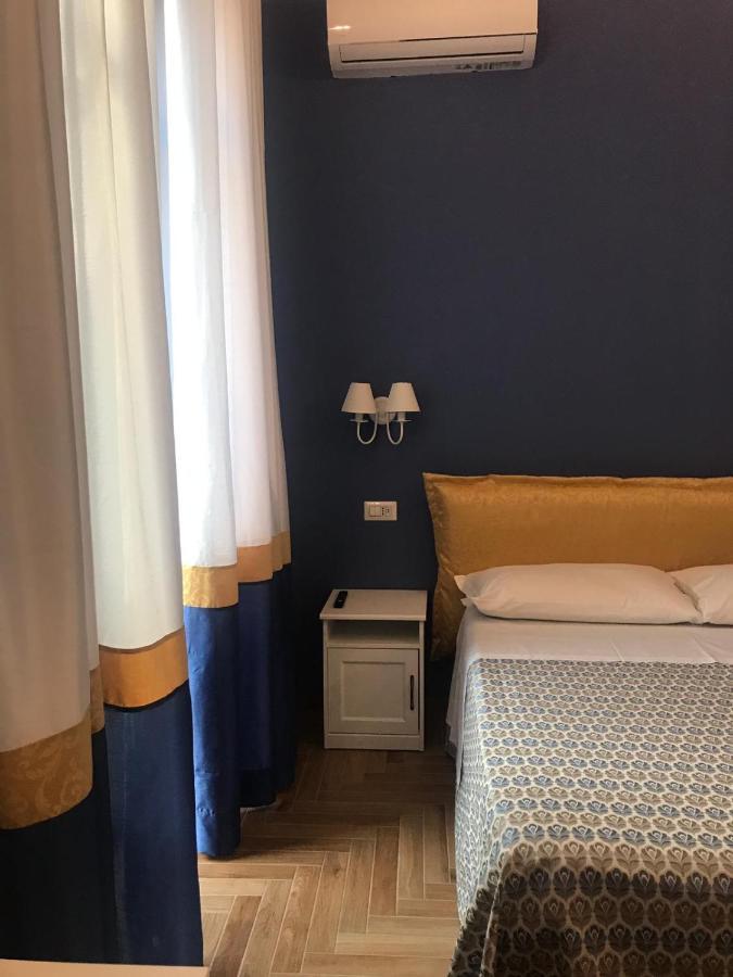B&B I Due Teatri Napoli Eksteriør bilde